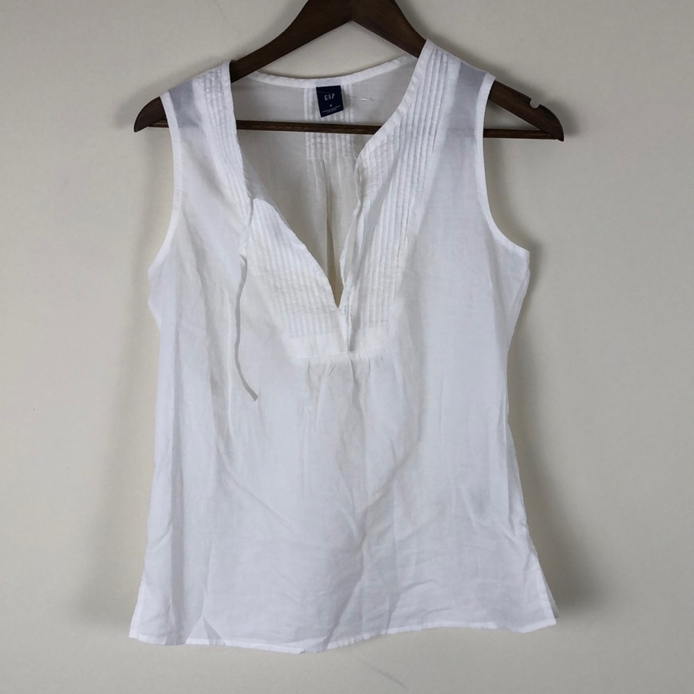 NWOT Gap cream sleeveless top - Picture 2 of 6